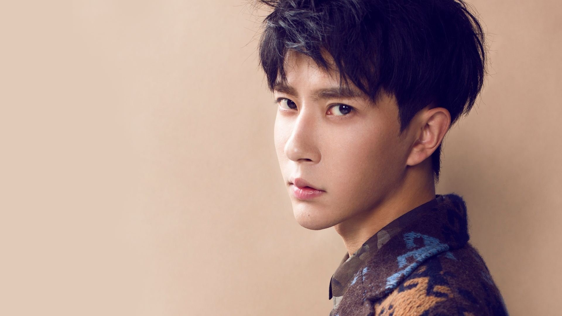 乐鱼电竞在线平台-瑞士队门将费尔南德斯在巴黎奥运会上展现出高水平的扑救能力，瑞士球王费德勒